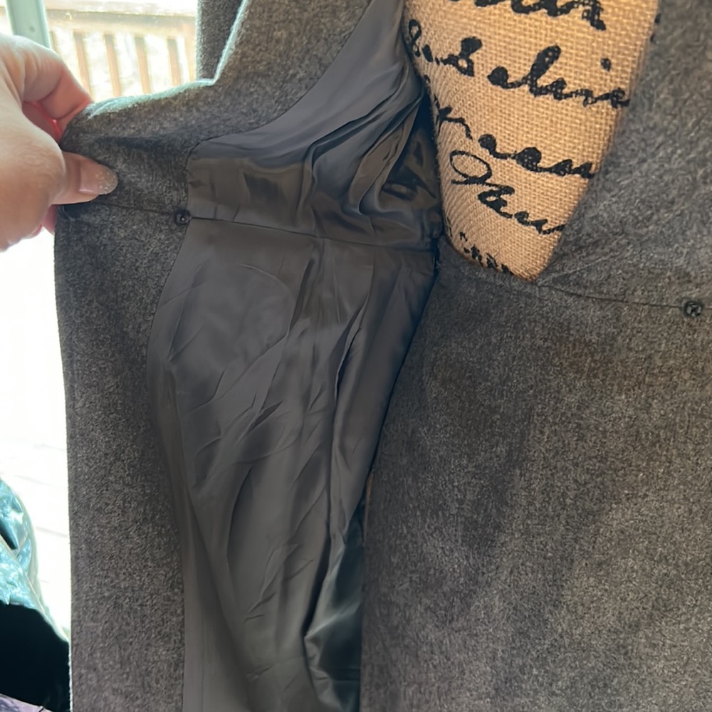 This dress coat is gorgeous - Picture 4 of 10